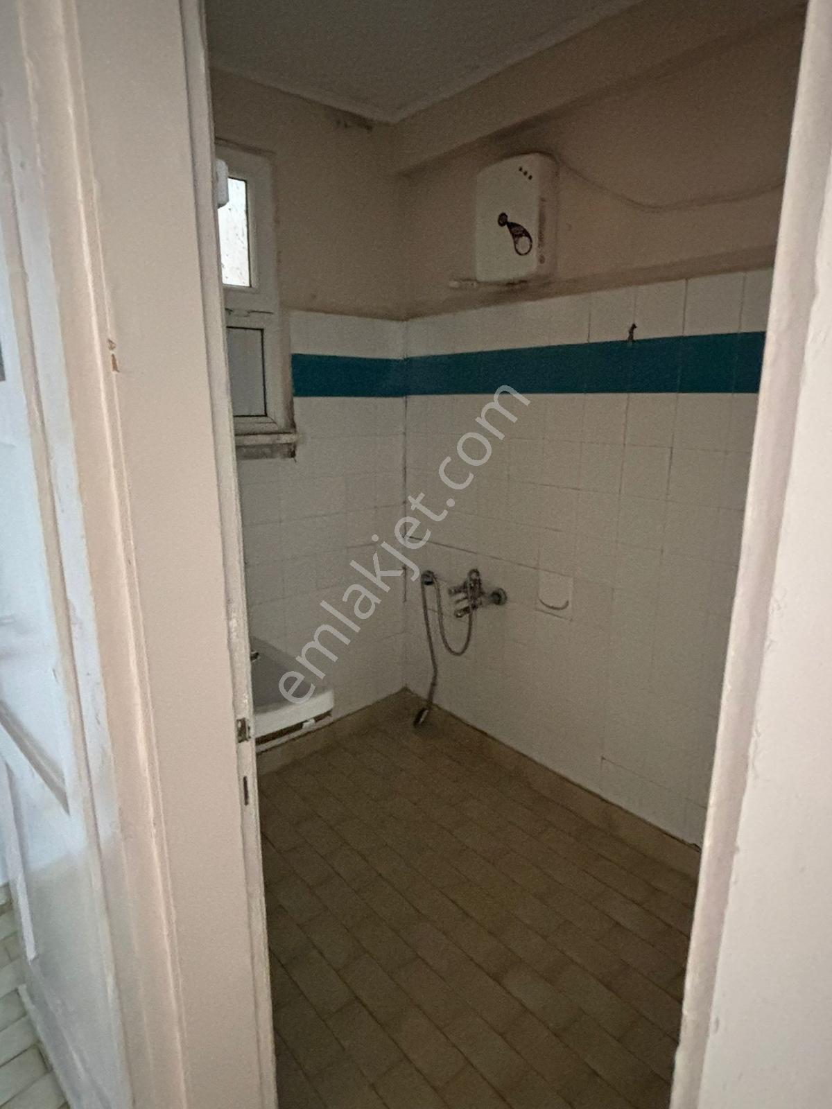 Gölcük Merkezde Eşyalı Kiralık 2+1 Daire - Görsel 9
