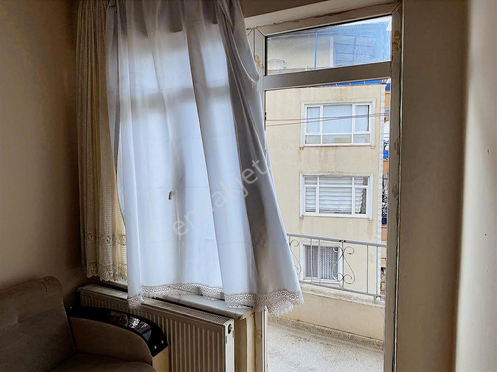 Gölcük Merkezde Eşyalı Kiralık 2+1 Daire - Görsel 4