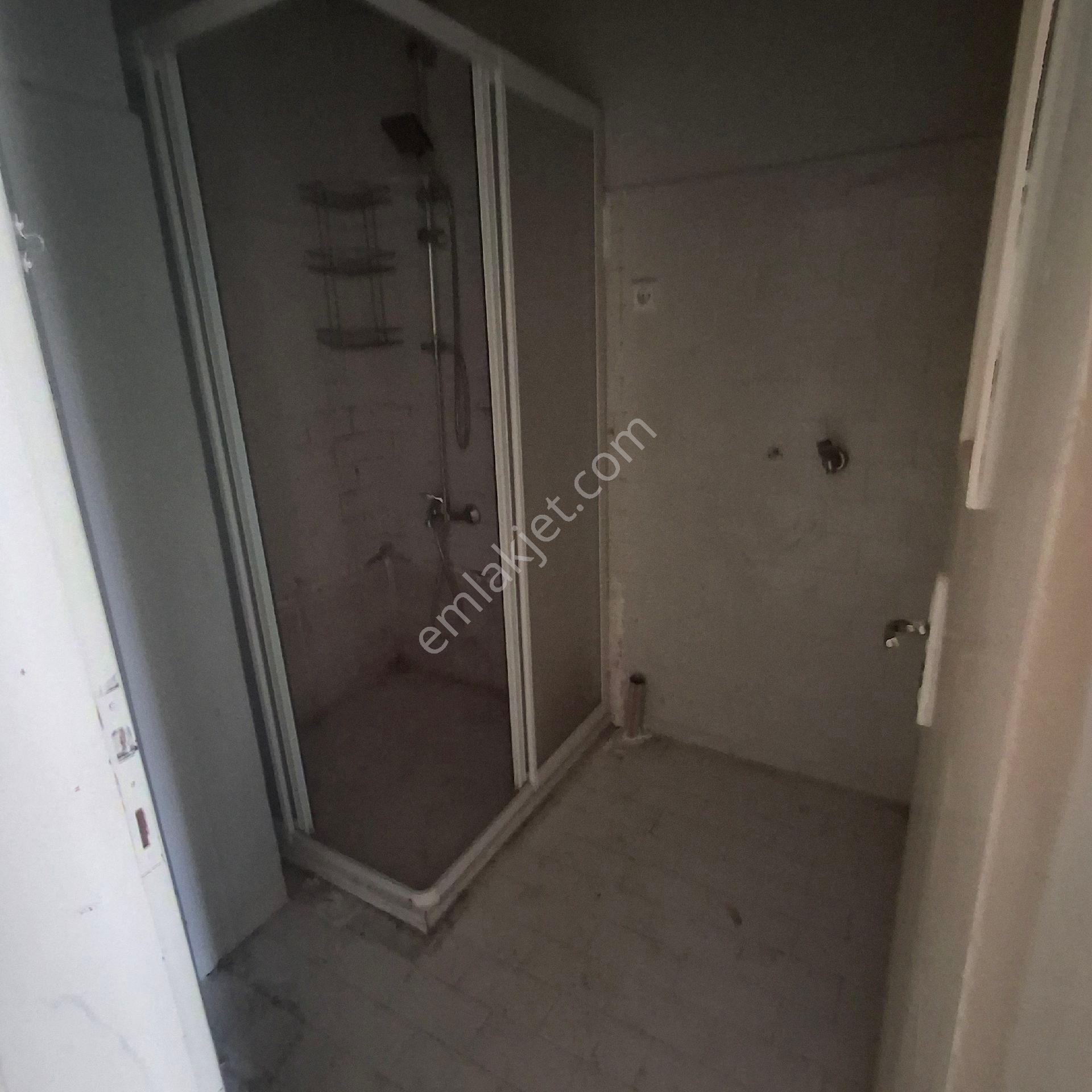 T.dağ Muratlı Muradiye Mah'de. Şehrin Tam Merkezinde Bulunan Aydınlık 2+1 2. Kat Daire Kiralıktır.. - Görsel 28
