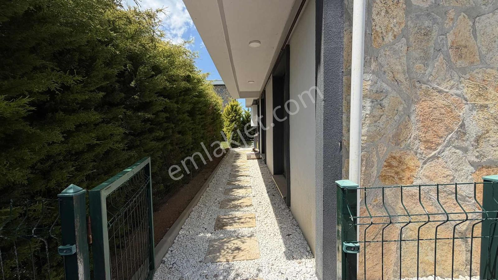 Şile' De Site İçerisinde İskanlı Lüks Müstakil Havuzlu Villa - Görsel 18
