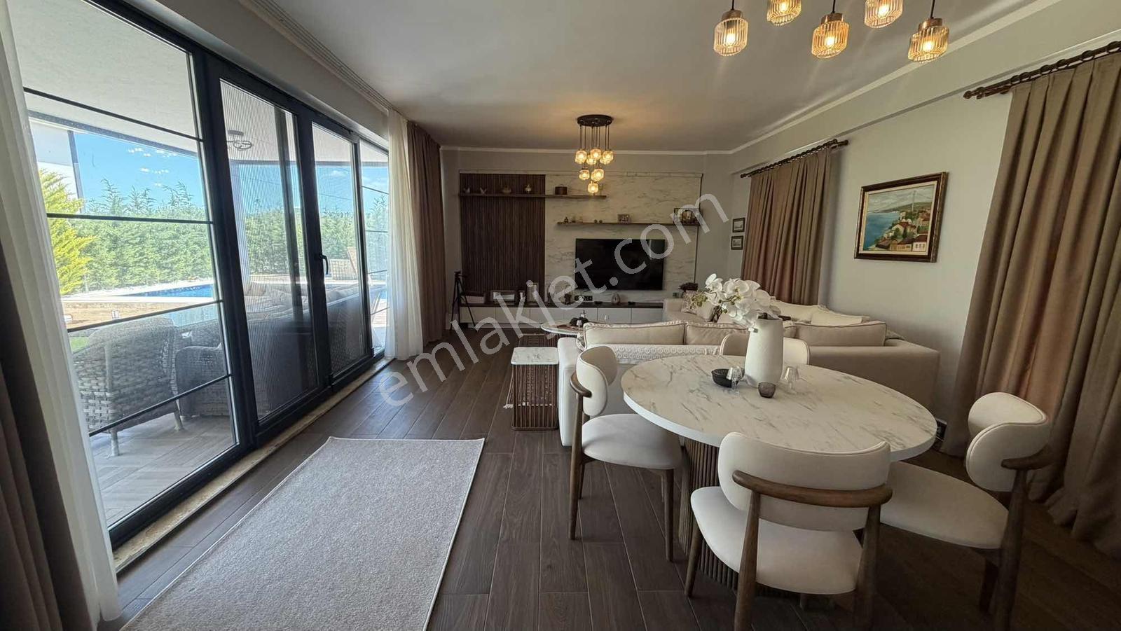 Şile' De Site İçerisinde İskanlı Lüks Müstakil Havuzlu Villa - Görsel 24