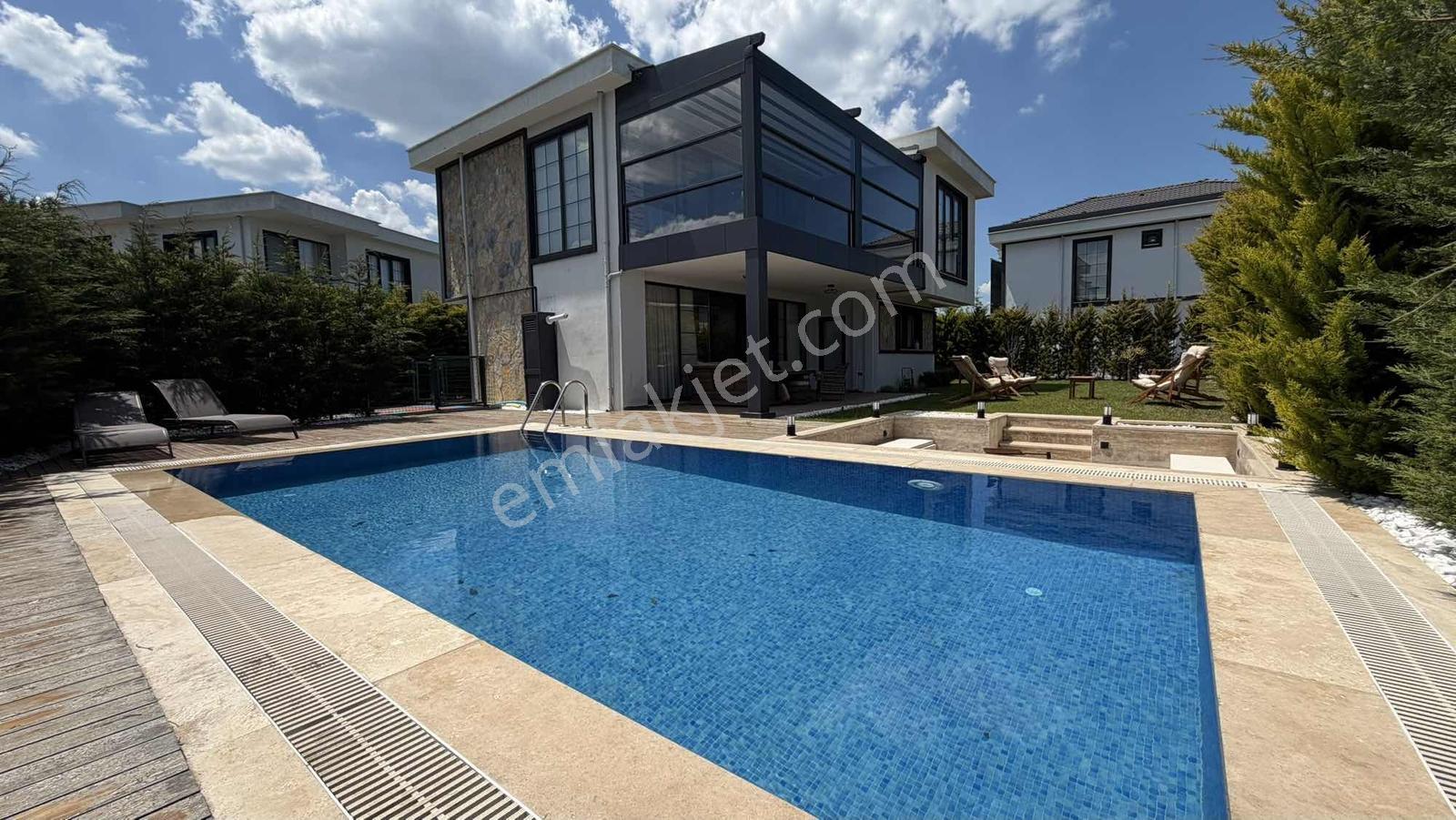 Şile' De Site İçerisinde İskanlı Lüks Müstakil Havuzlu Villa - Görsel 23