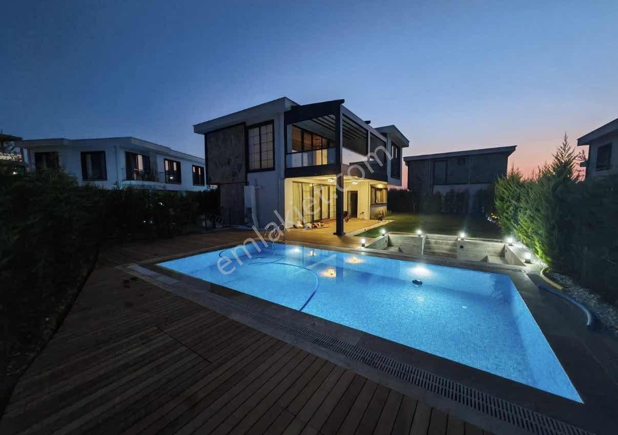 Şile' De Site İçerisinde İskanlı Lüks Müstakil Havuzlu Villa - Görsel 10