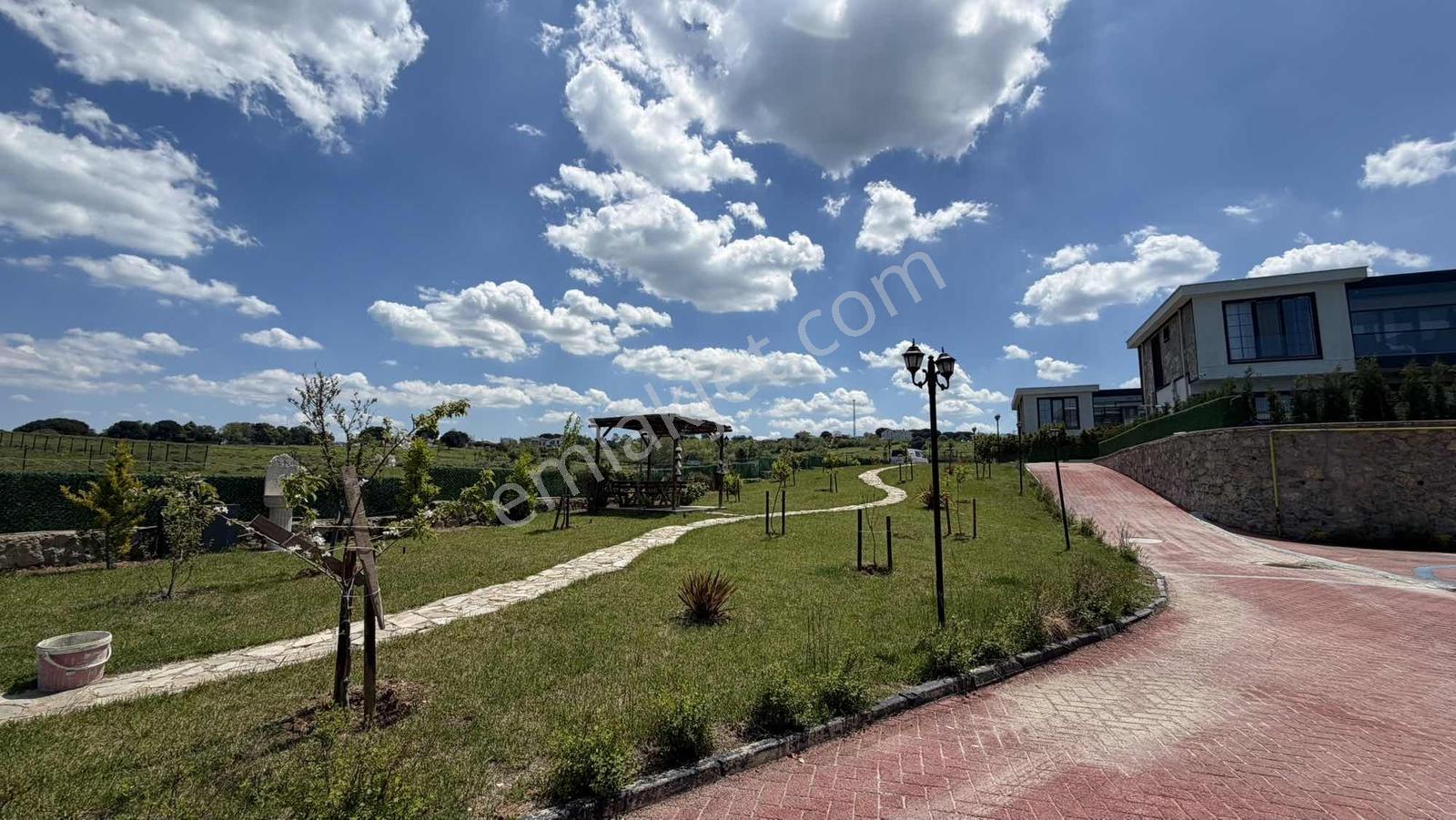 Şile' De Site İçerisinde İskanlı Lüks Müstakil Havuzlu Villa - Görsel 3