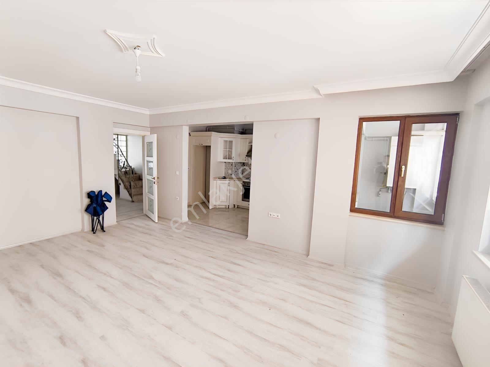 Kariyer'den İnegöl Merkez'de Dubleks Kiralık 4+1 Daire - 200 M² - Görsel 13