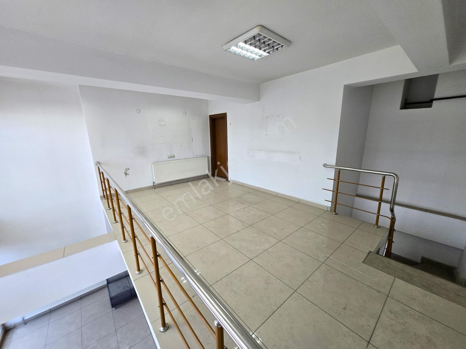 Garanti Emlak'tan, Ana Cadde Üzeri, İşlek Konumda, 82 M² Dükkan - Görsel 26
