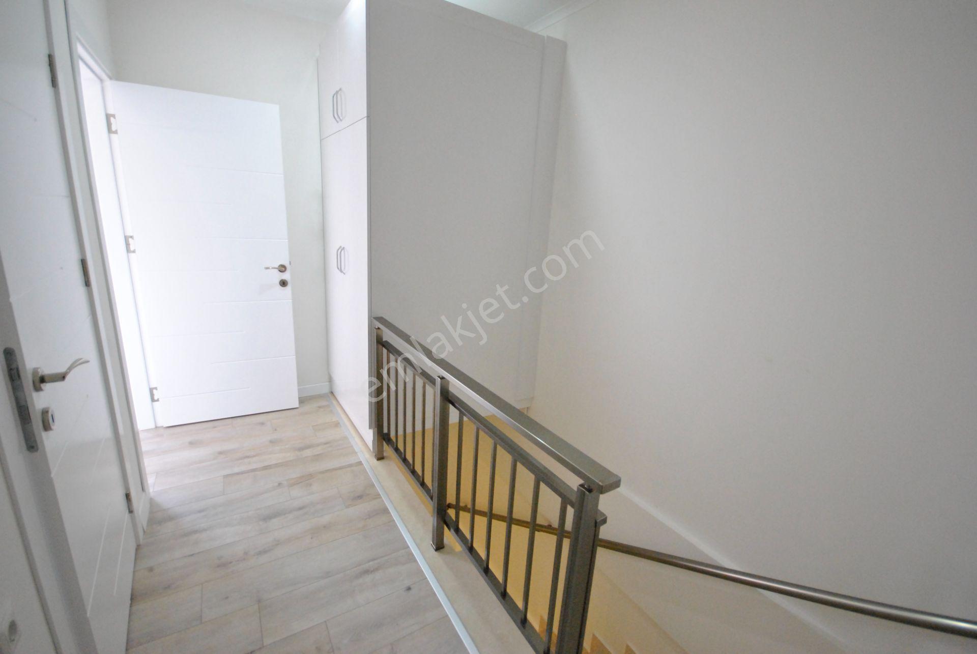 Kemerde Büyük Havuzlu Ve Full Eşyalı Satılık 2+1 İkiz Villa - Görsel 17