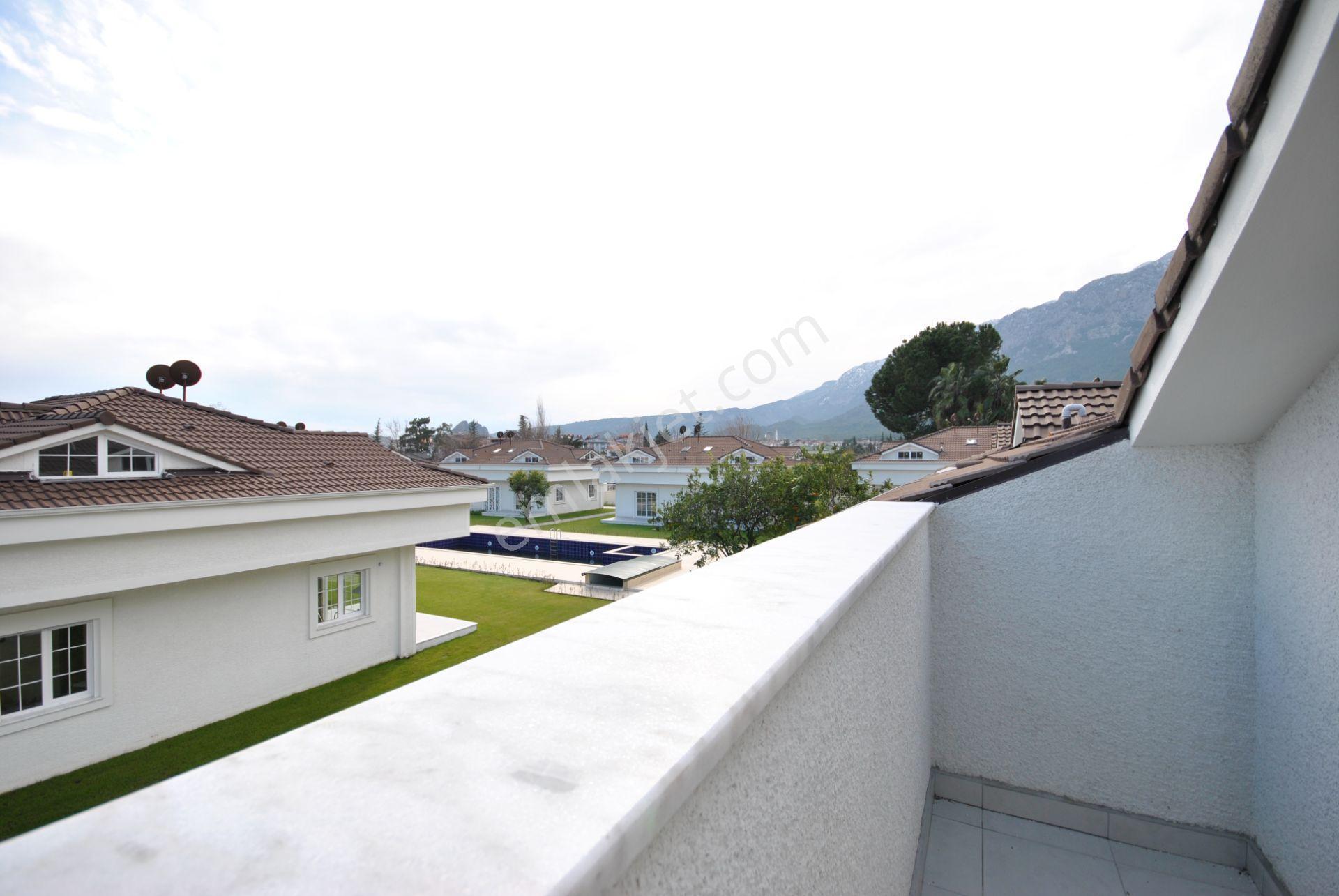 Kemerde Büyük Havuzlu Ve Full Eşyalı Satılık 2+1 İkiz Villa - Görsel 16