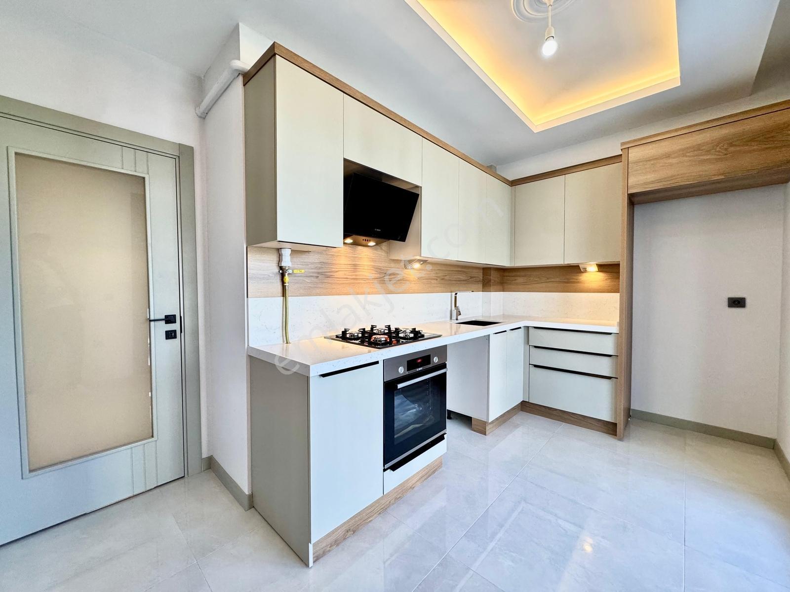 Gümüş'den Akçayda Yep Yeni Projede Kapalı Otoparklı Lux 2+1 Daire