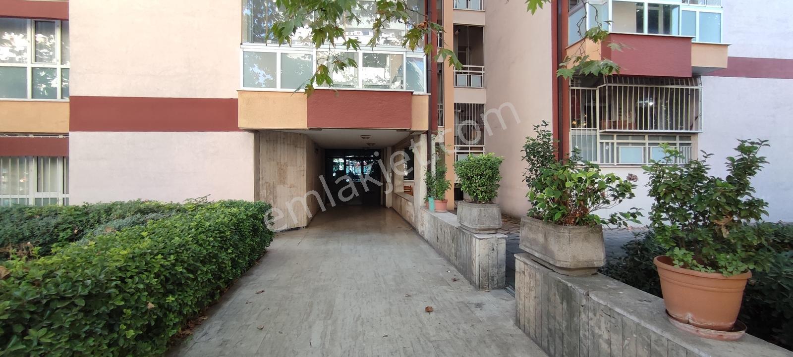 Şehreküstü Metroya Yakın, Fomara'da Geniş Ve Ferah Kiralık 3+1 - Görsel 35