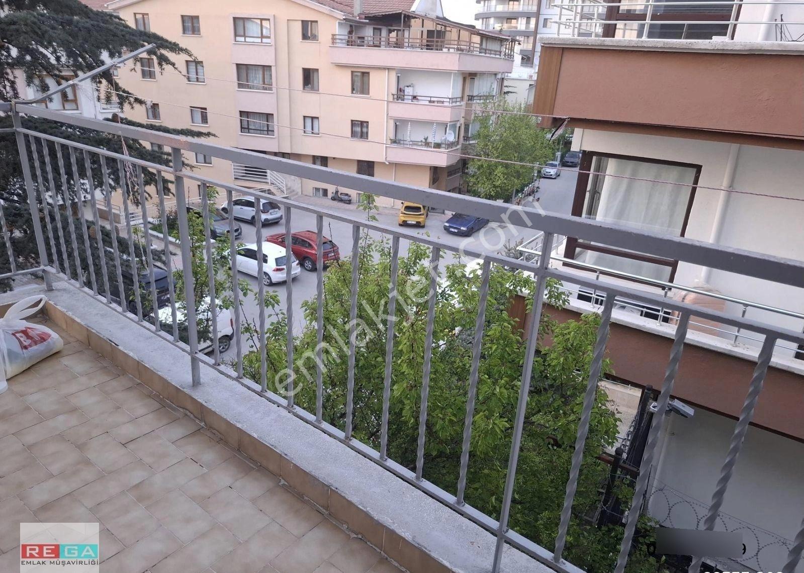 Ankara Çankaya Topraklık Çamlıtepe Mahallesinde Ankara Manzaralı 4+1 Dubleks Teraslı Depolu Daire - Görsel 23