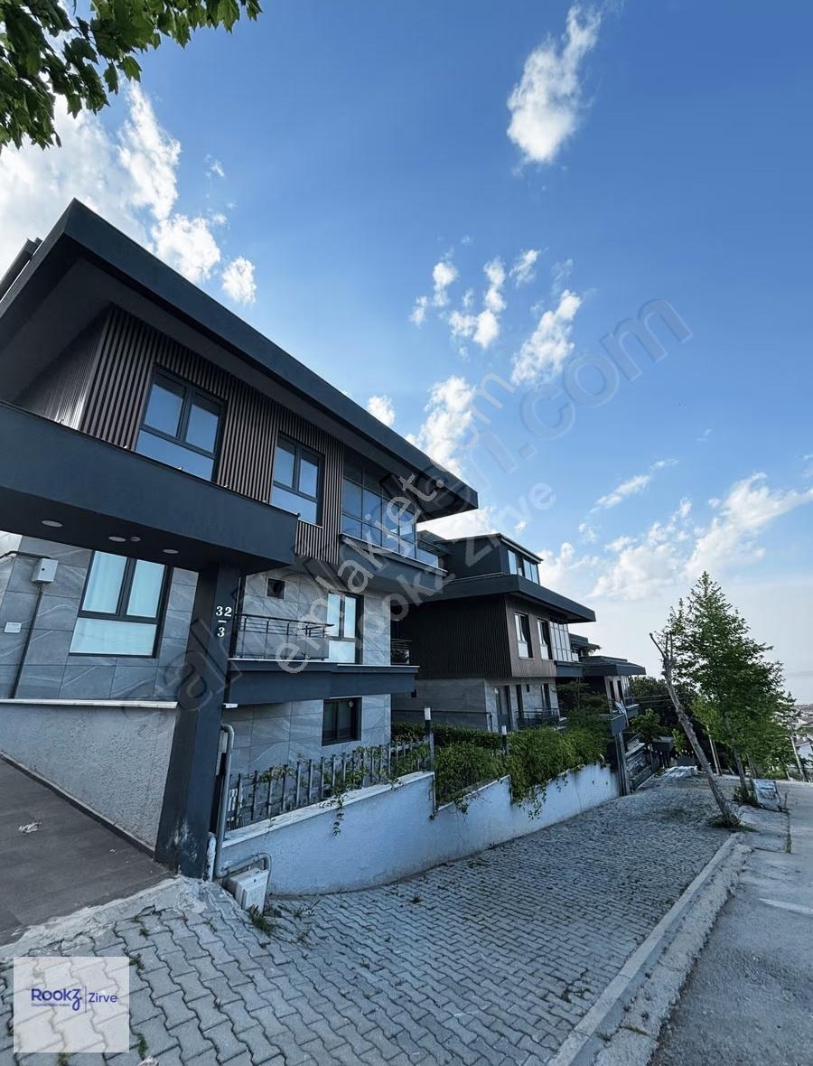 Yalova Merkezde Deniz Manzaralı Ultra Lüks 4+1 Dubleks