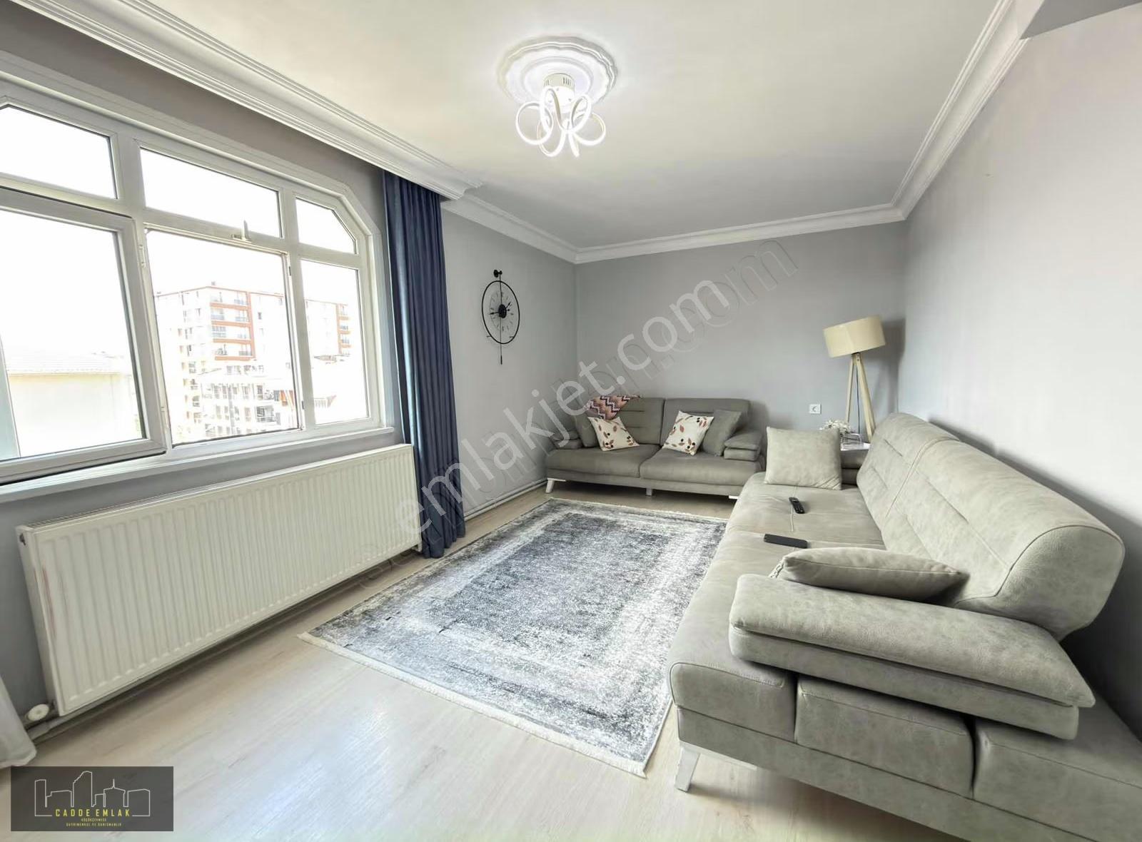 Cadde Emlak Gültepe Mah 2.5 +1masrafsız Önü Açık Son Kat Daire