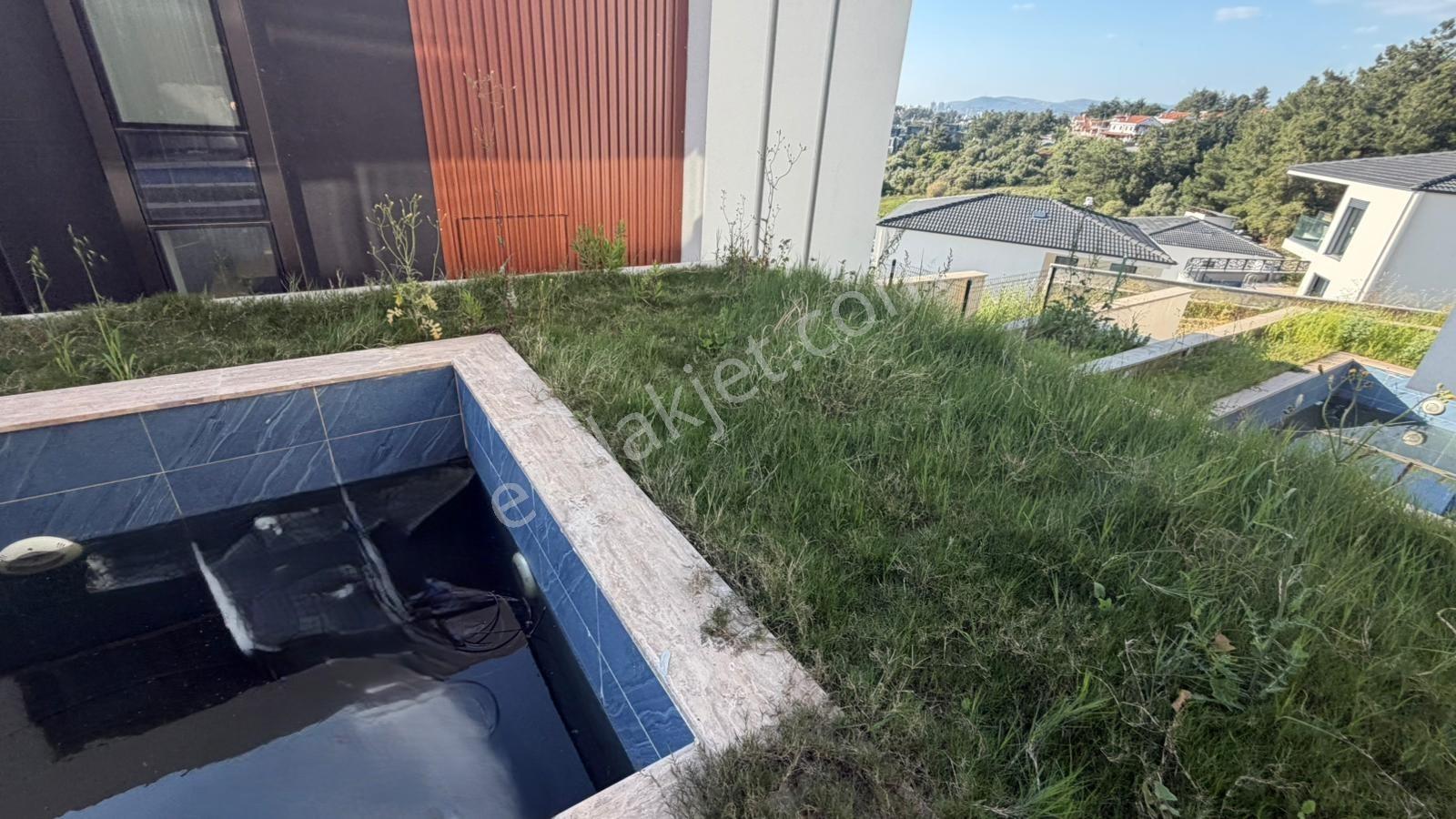 Kuşadası'nda Deniz Manzaralı Özel Havuzlu Tripleks - Görsel 26