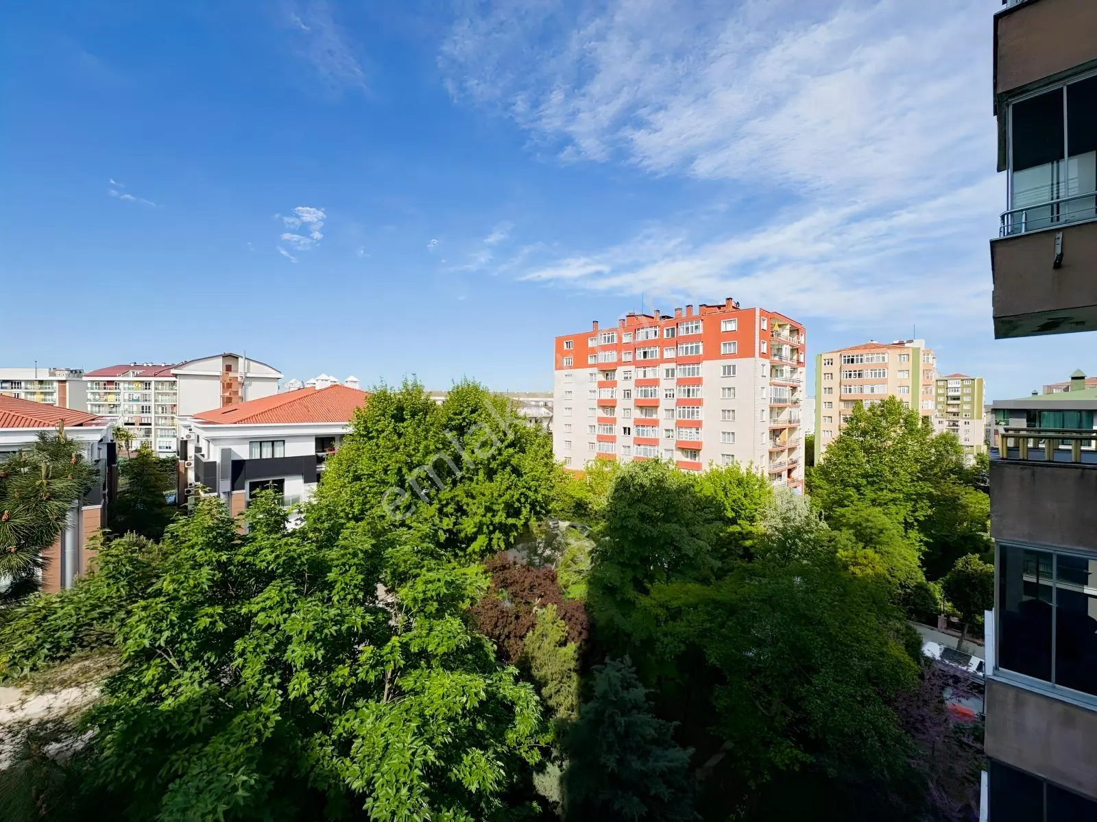 Mimaroba Dolunay Sitesi'nde Havuzlu Site İçinde Ferah Daire - Görsel 2