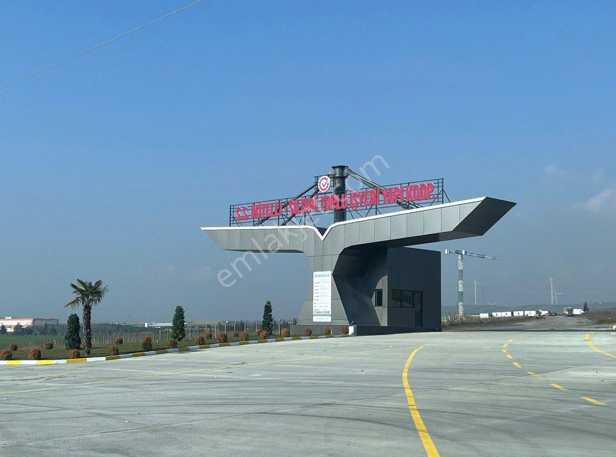 Silivri Gümüşyaka Mahallesinde Çok Güzel Konumda Satılık Arsa