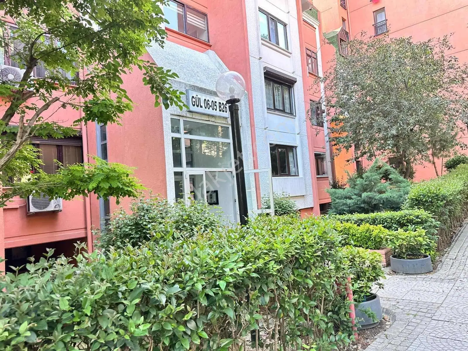 Bahçeşehir Gül Sitesi 3+1 Satılık Daire