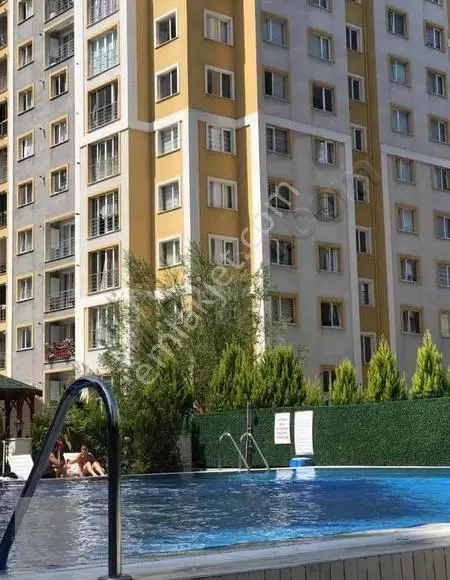 Adnan Kahveci 2+1.5 Geniş Bakımlı Havuz Manzaralı Daire