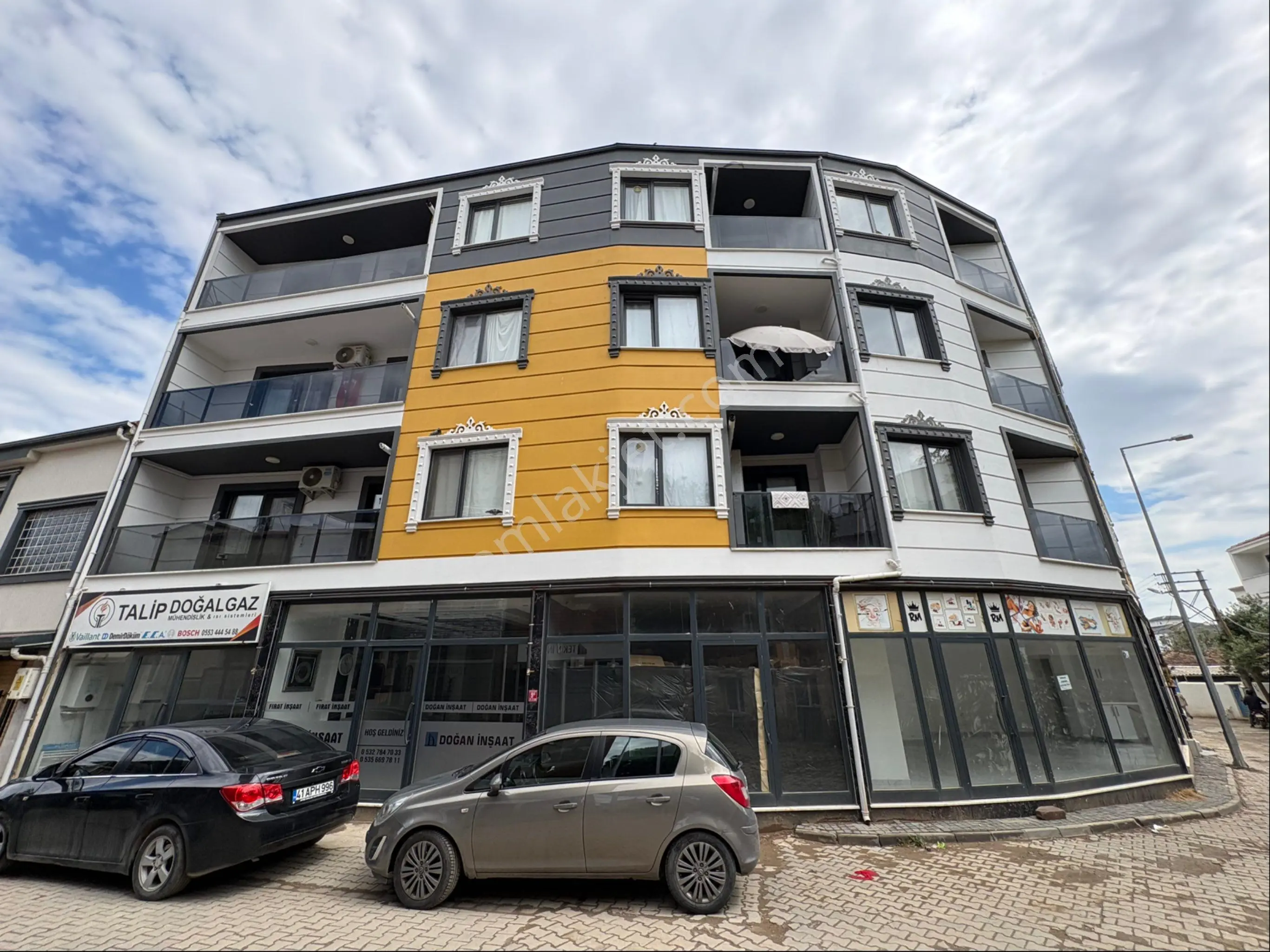 Ateş Emlak’tan Gömeç Merkezde 2+1 Kapalı Mutfak Kiralık Daire