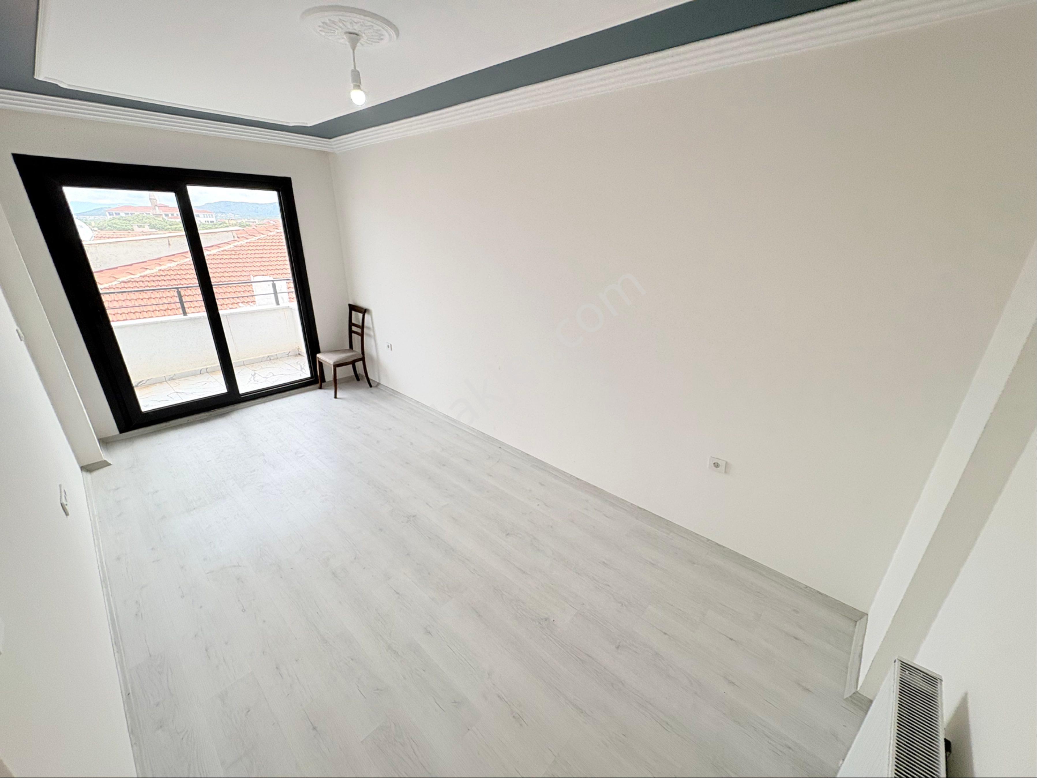 Ateş Emlak’tan Gömeç Merkezde 2+1 Kapalı Mutfak Kiralık Daire - Görsel 33