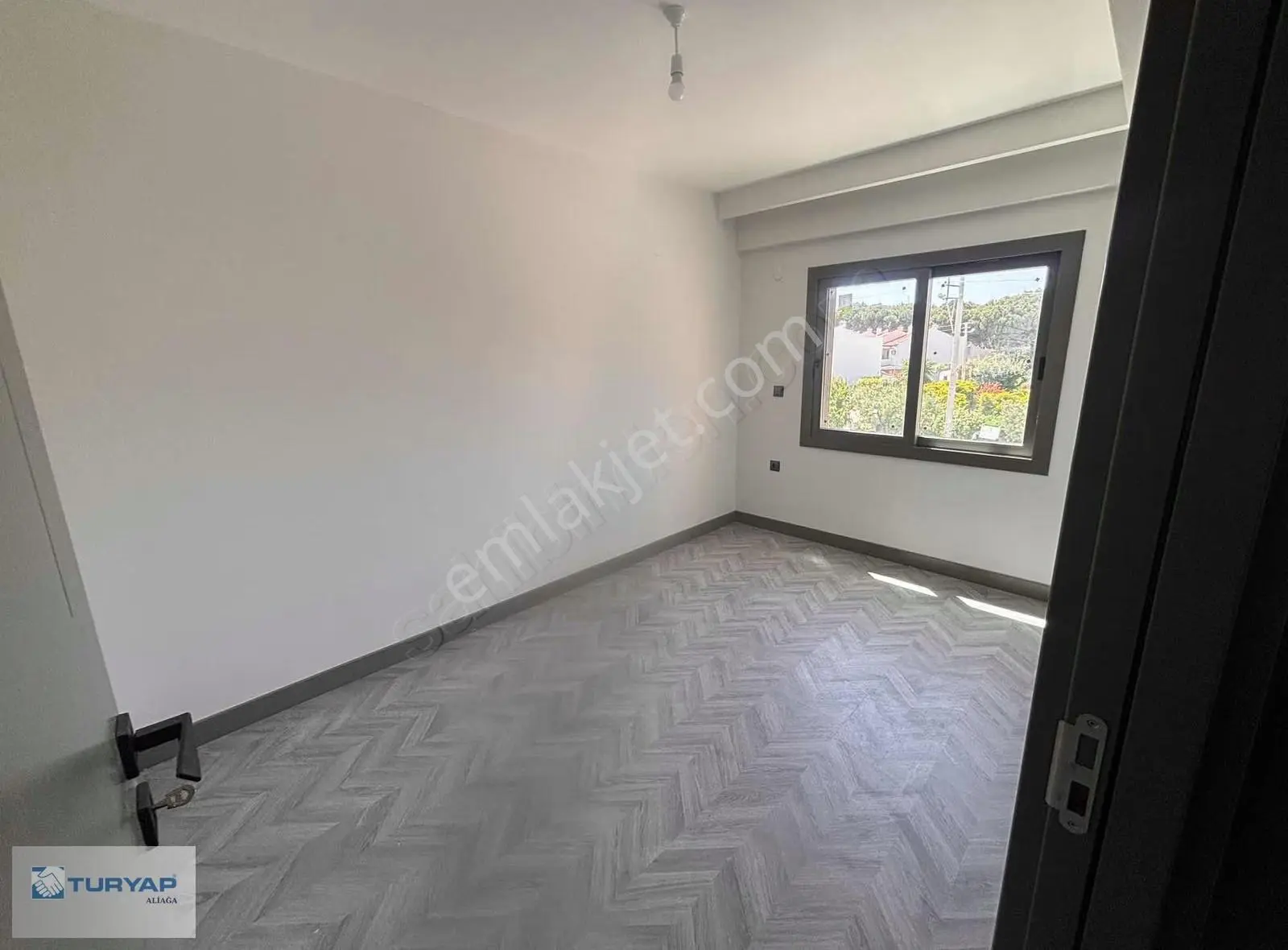 Denize Yakın Site İçi Lüks 2+1 Daire - Görsel 2