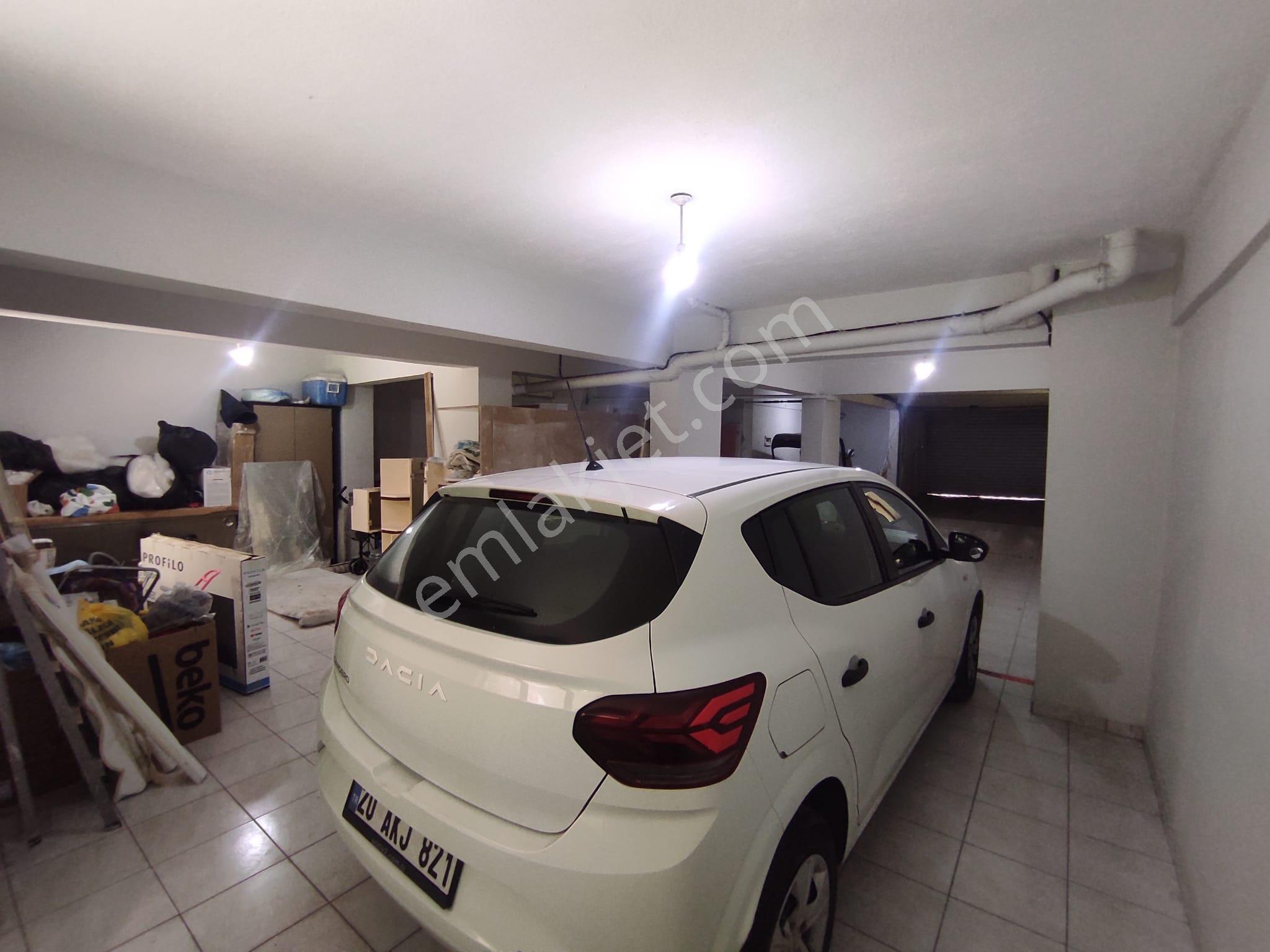 Kuşpınar Mahallesinde Yüksek Zemin Kat Ebeveyn Banyolu Cam Balkonlu Yüklüklü 3+1/165 M2 Daire !!! - Görsel 30