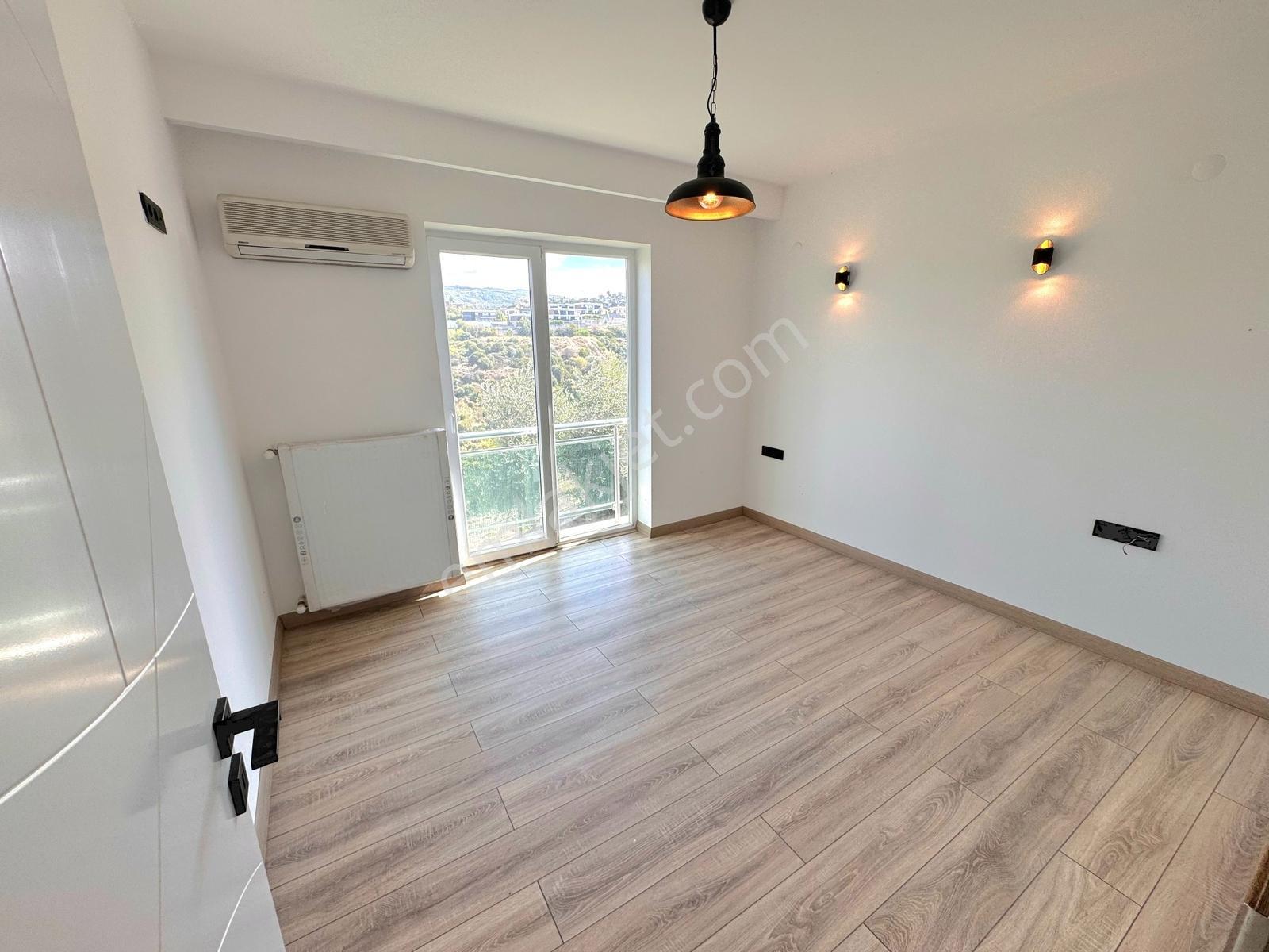 Kuşadası Karaovada Geniş Site İçinde Satılık Villa - Görsel 3