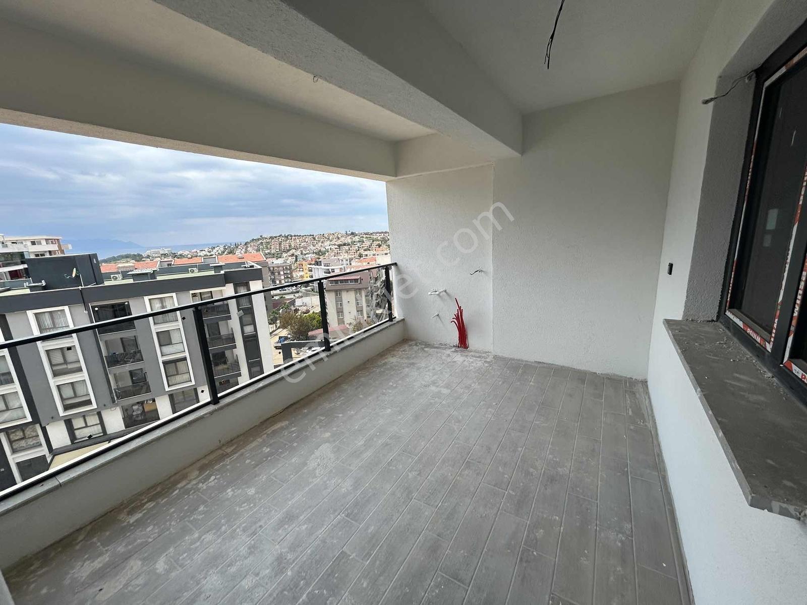 Kuşadası Havuzlu Sitede Çok Geniş Satılık Sıfır 1+1 Daire - Görsel 13