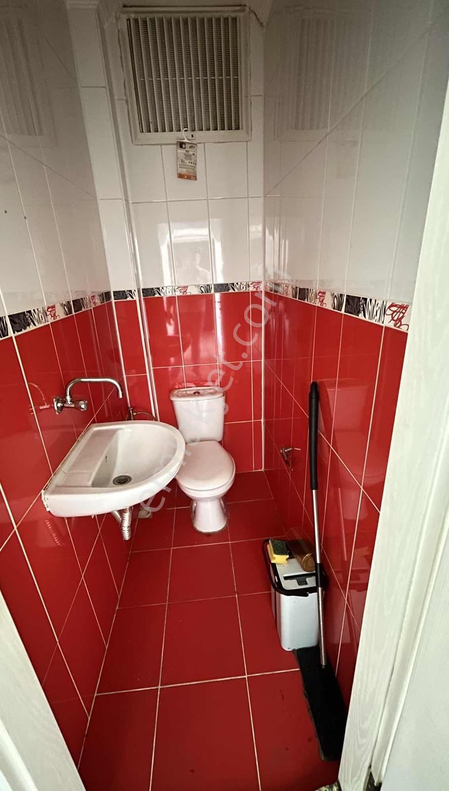 Güreşen Emlak'tan Uzunkaldırım Caddesi'nde 3+1 Kiralık Daire - Görsel 18