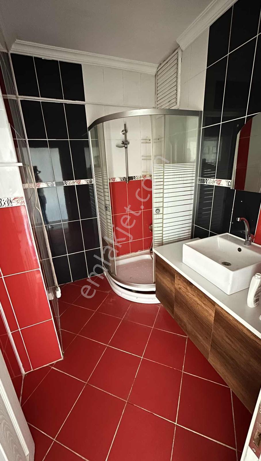 Güreşen Emlak'tan Uzunkaldırım Caddesi'nde 3+1 Kiralık Daire - Görsel 2