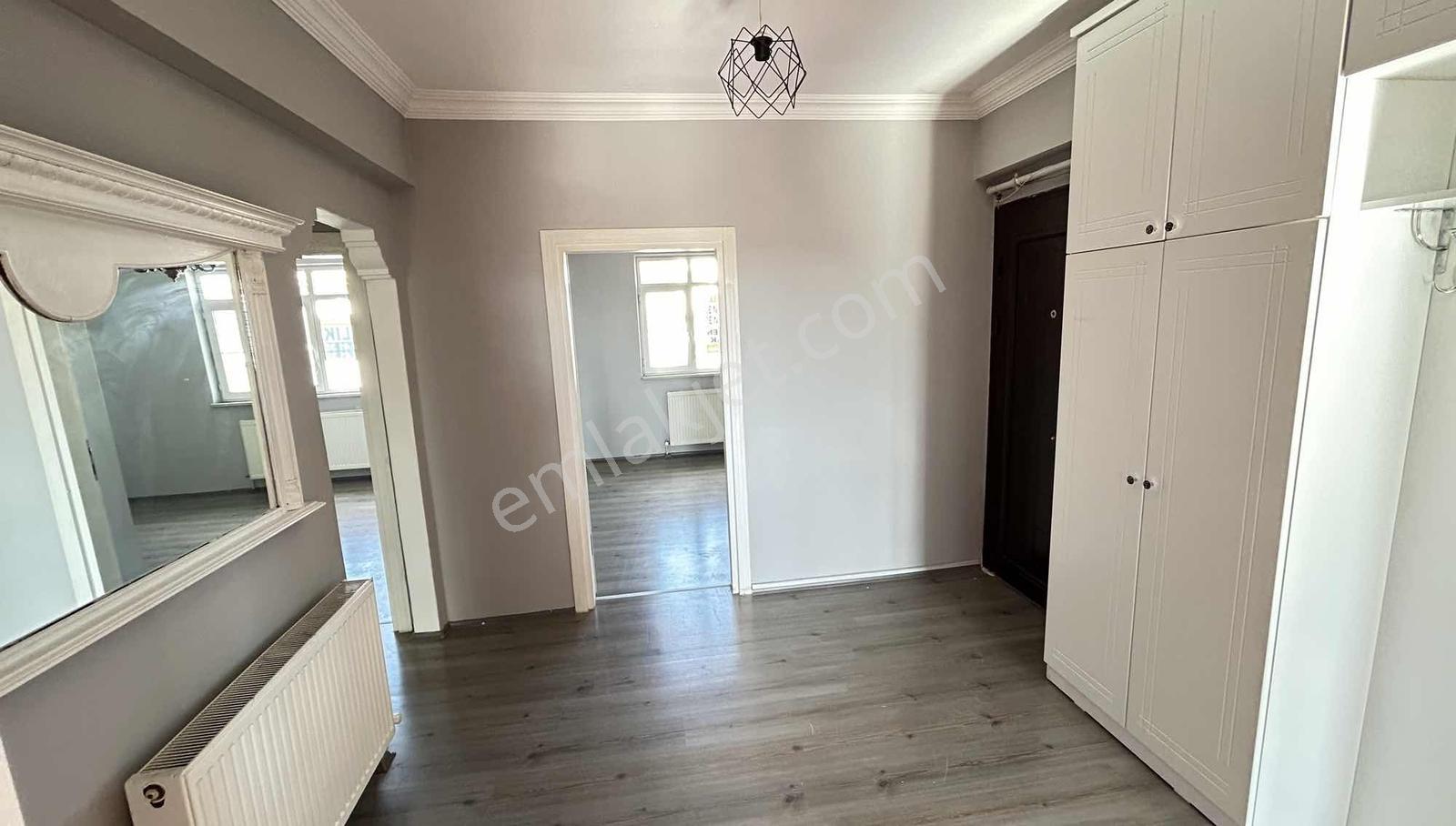 Güreşen Emlak'tan Uzunkaldırım Caddesi'nde 3+1 Kiralık Daire - Görsel 12