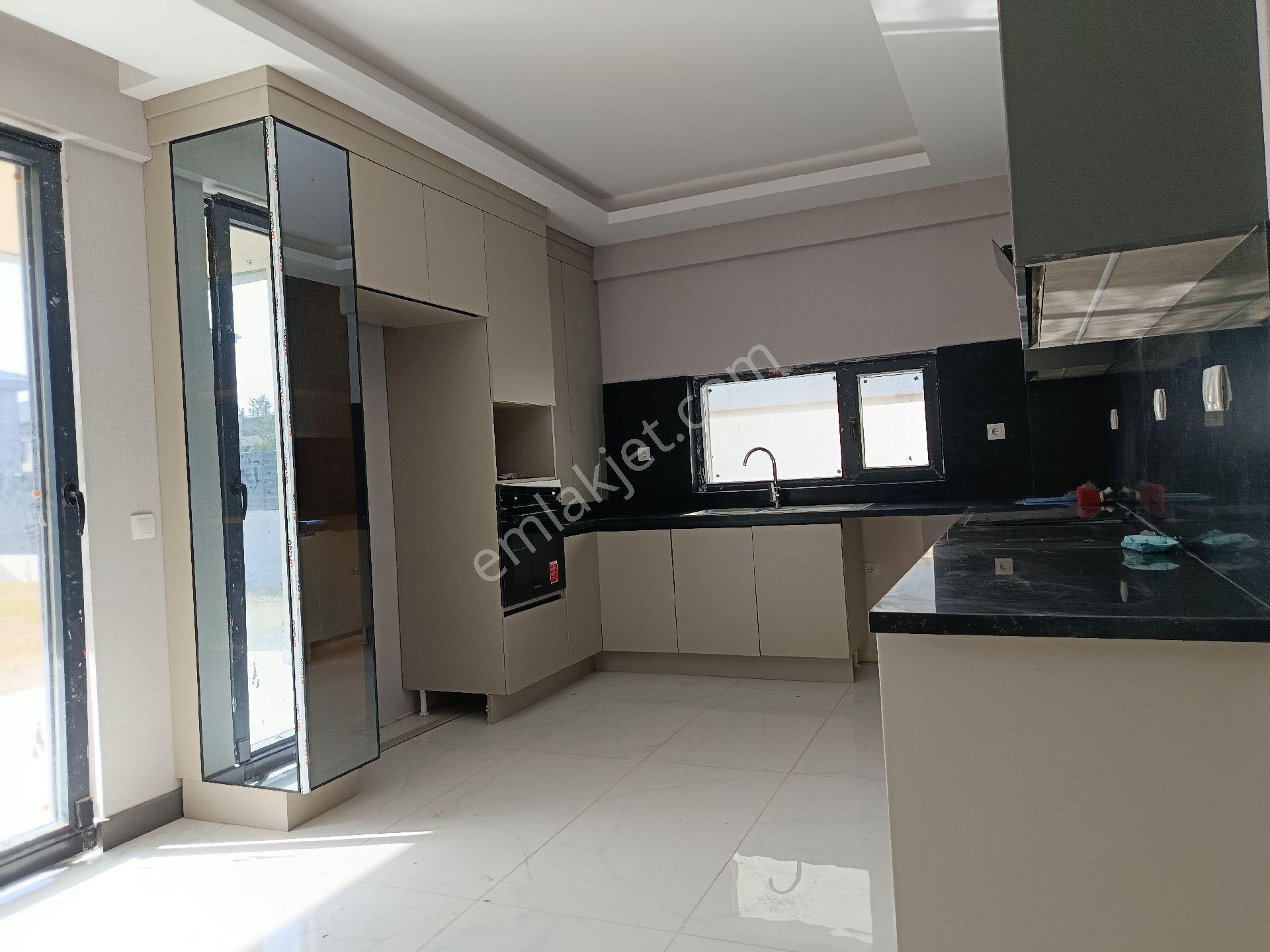 Baglıcada Site İçi Emsallerinden Farklı 3 Banyolu 4+1 - Görsel 28