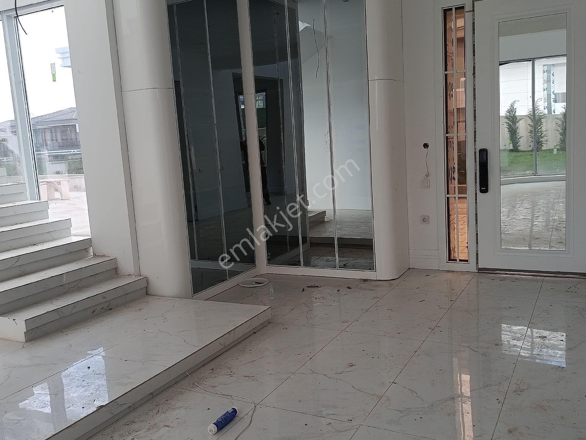 Baglıcada Yep Yeni Konsept Tek Ren Beyaz Köşk Sizi - Görsel 33