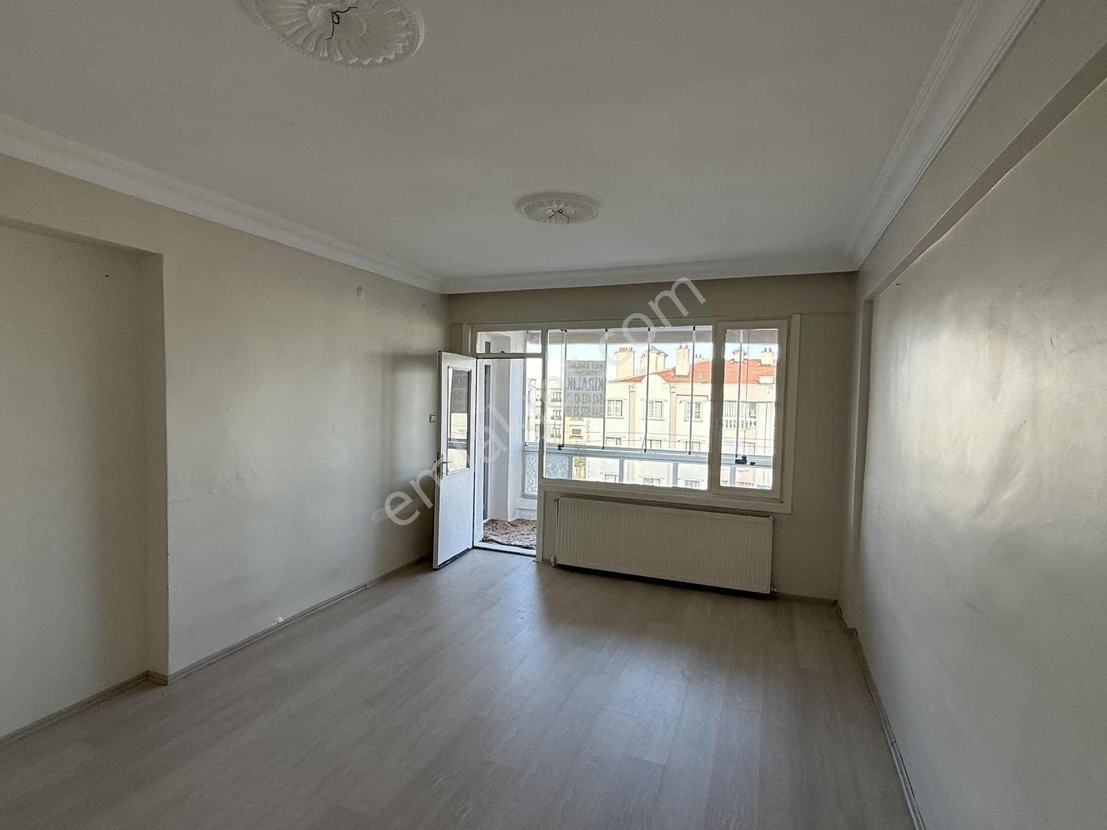 Net Emlaktan Palmiye Sitesinde 3+1 Bakımlı Satılık Daire - Görsel 3