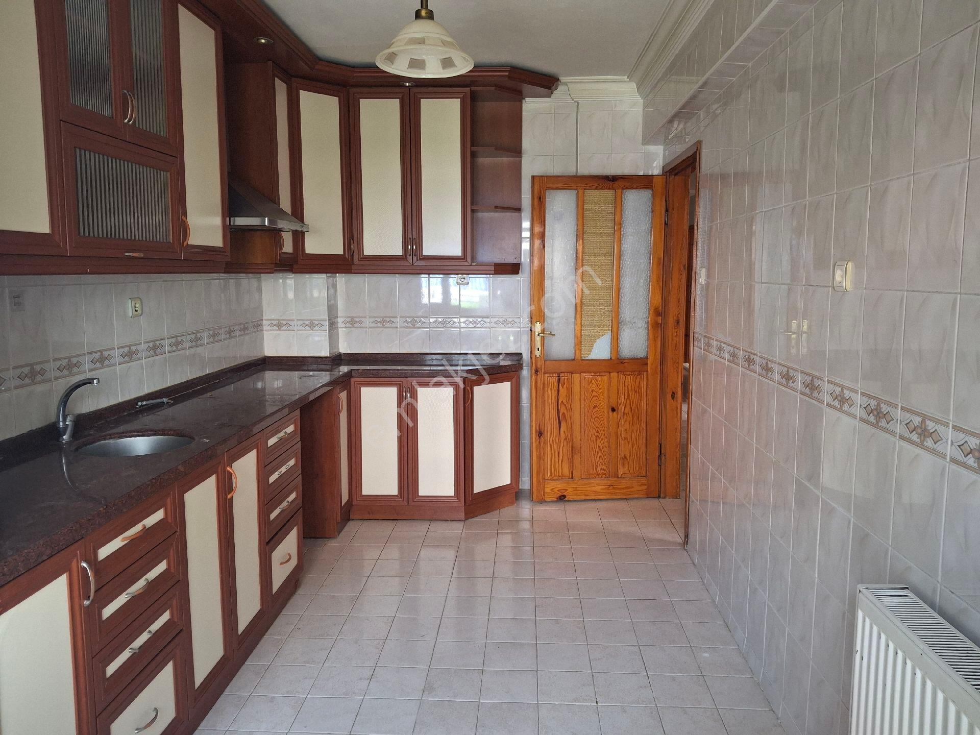 Cumhuriyet Mah Kiralık 3+1 Daire - Görsel 3