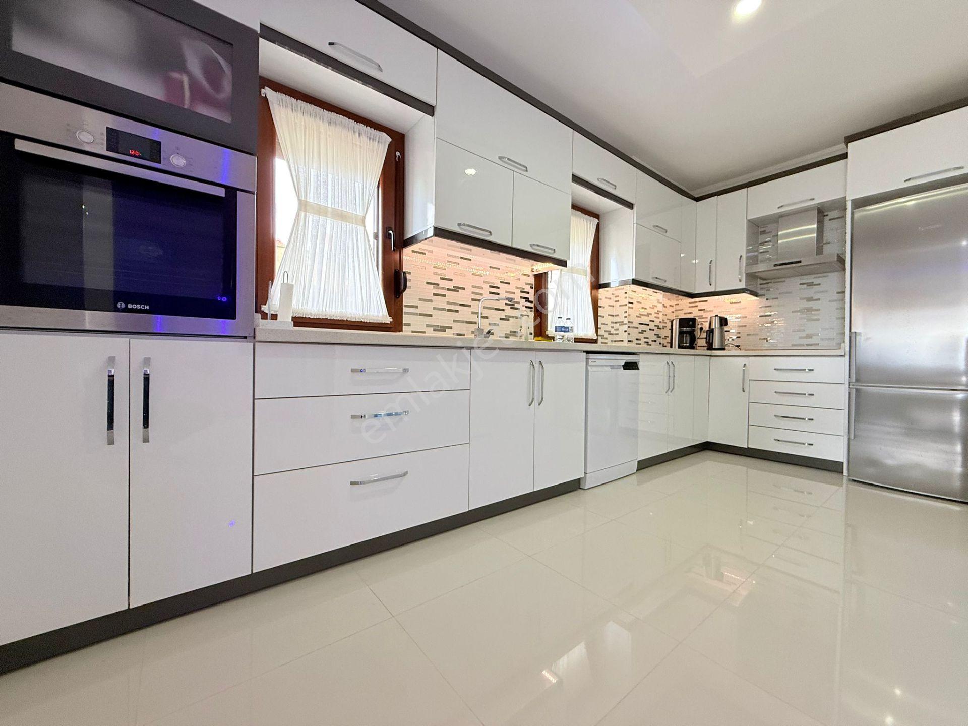 Panaromık Denız Manzaralı-butik Bir Sıte İçerisinde Havuzlu-bahçeli-4+2/ultra Lüx/modern Mımari - Görsel 14