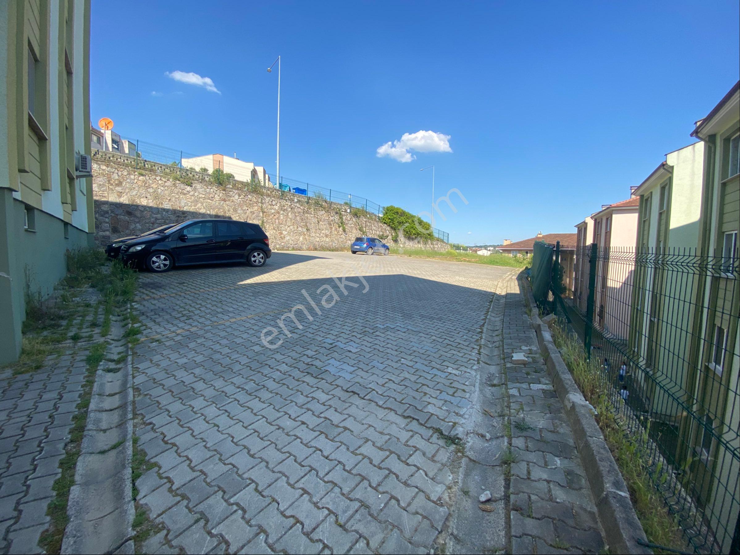 Remax Maviden Camilide Panaromik Manzaralı Geniş 3+1 Daire - Görsel 4