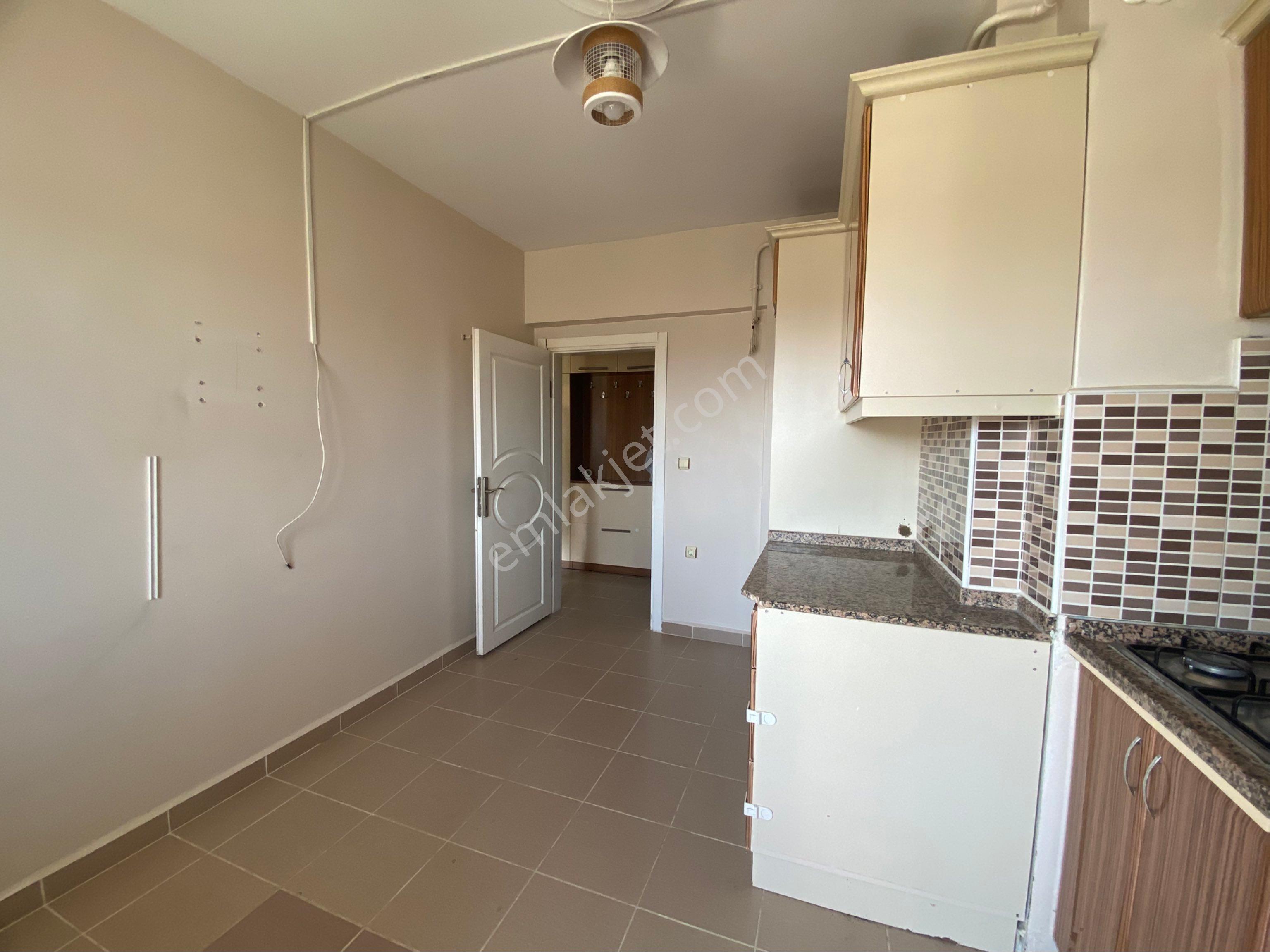 Remax Maviden Camilide Panaromik Manzaralı Geniş 3+1 Daire - Görsel 13