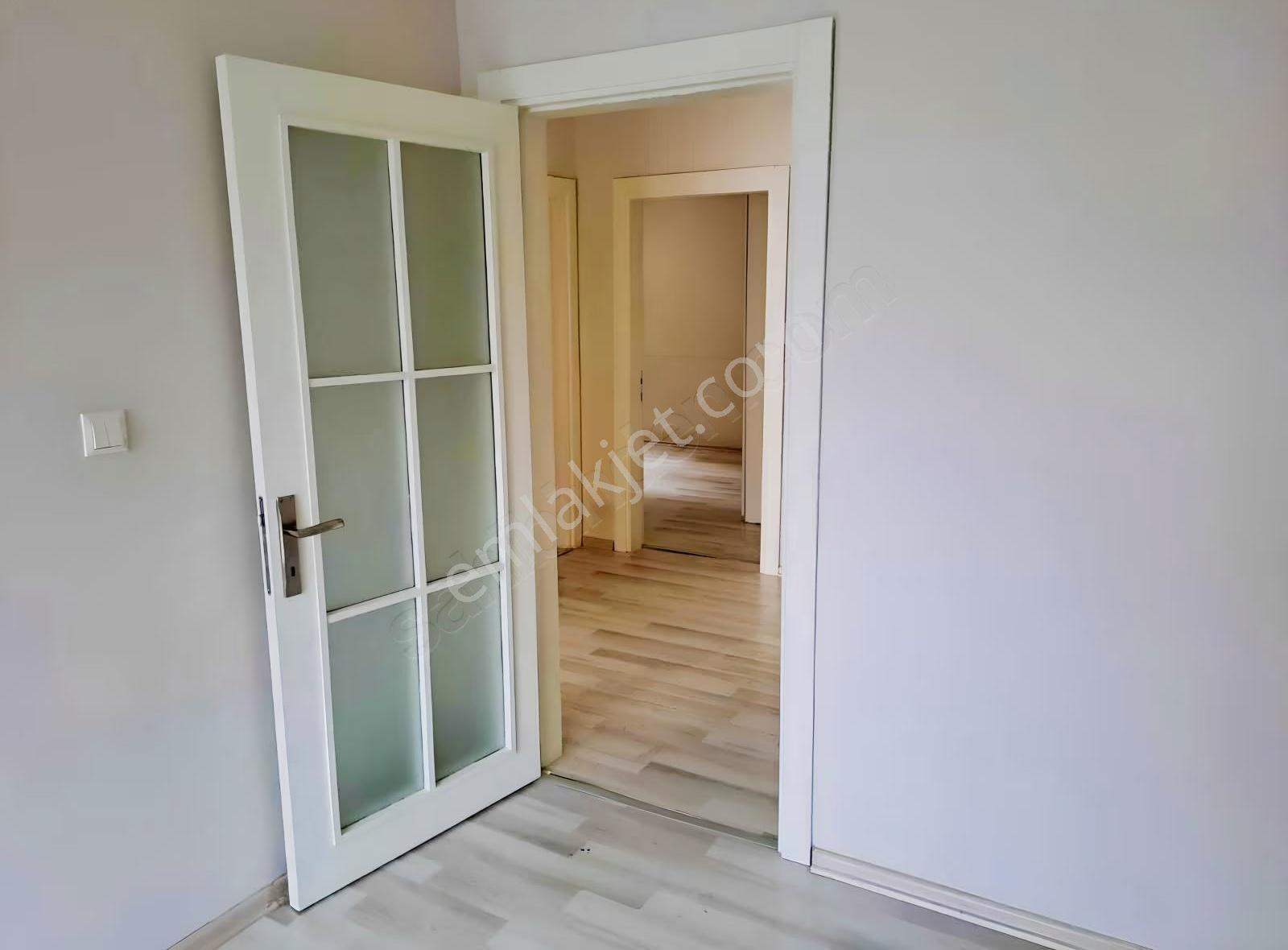 Bayrampaşa Altıntepsi Mahallesi Karlı Sokak 2+1 Kiralık Daire ! - Görsel 3