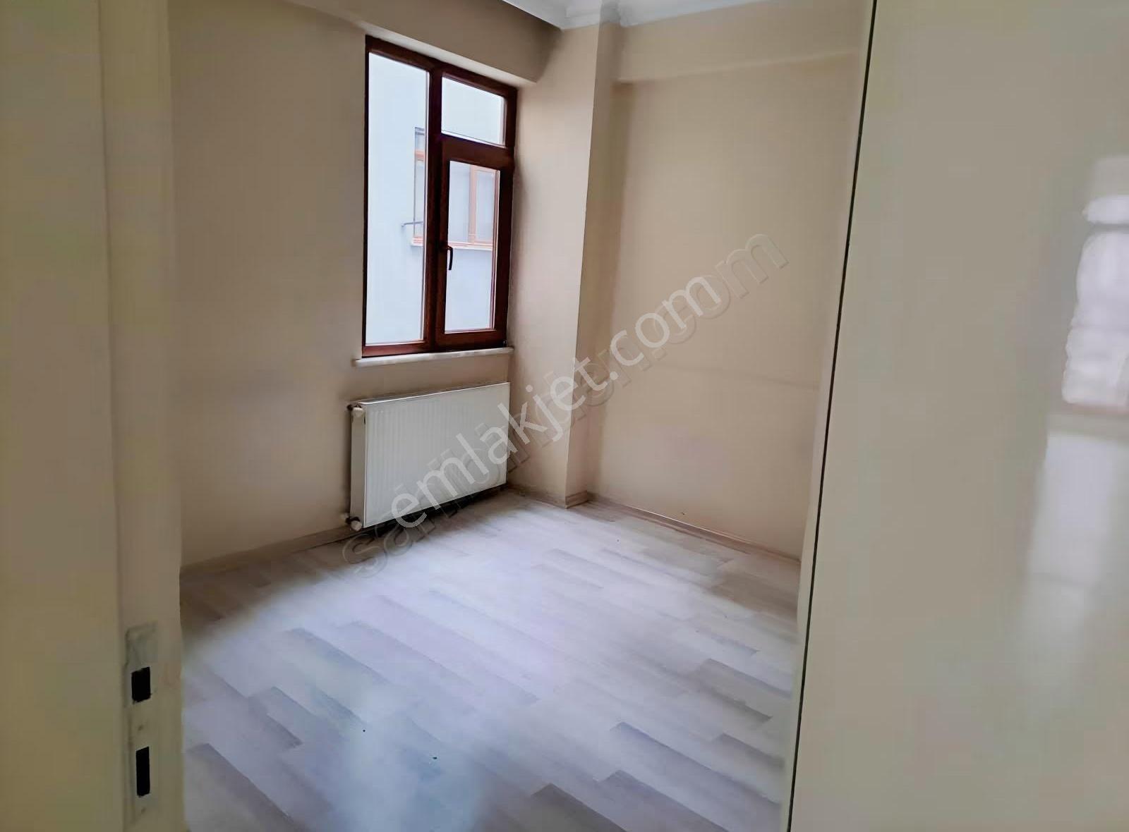 Bayrampaşa Altıntepsi Mahallesi Karlı Sokak 2+1 Kiralık Daire ! - Görsel 13