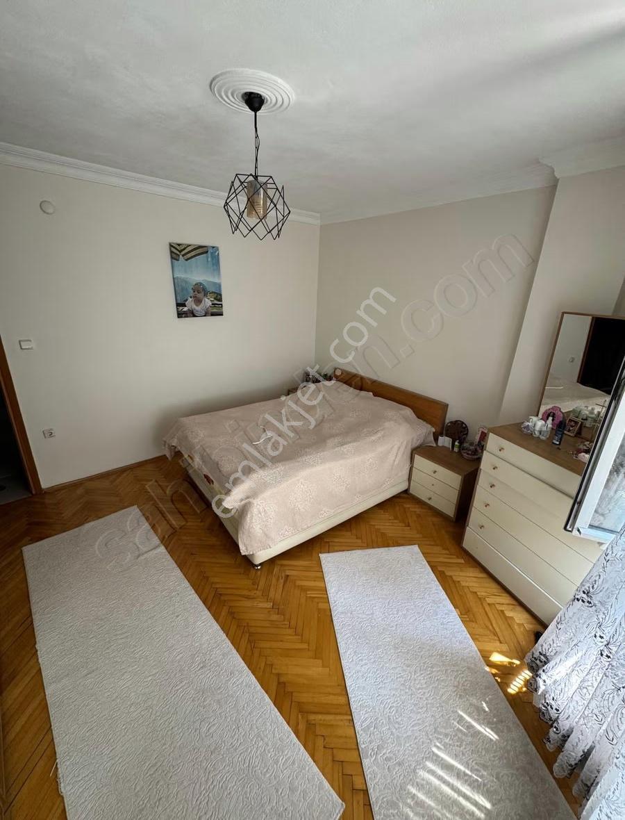 Bayrampaşa Esenler Caddesin'de 3+1 150m2 - Görsel 6
