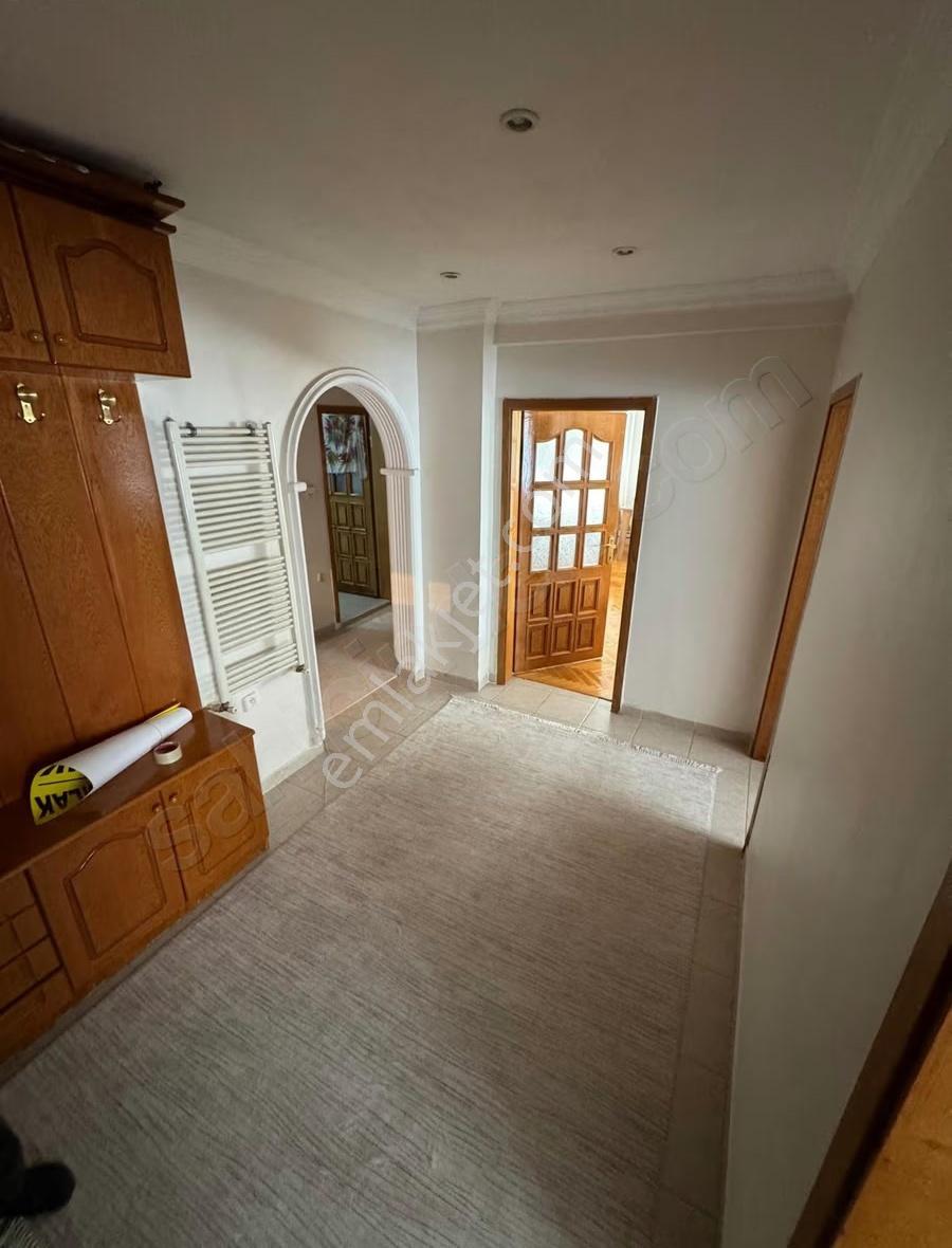 Bayrampaşa Esenler Caddesin'de 3+1 150m2 - Görsel 15