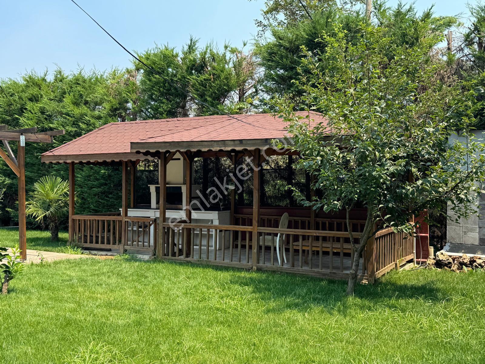 Beykoz Örnekköyde Havuzlu Otoparklibahceli Villa - Görsel 16