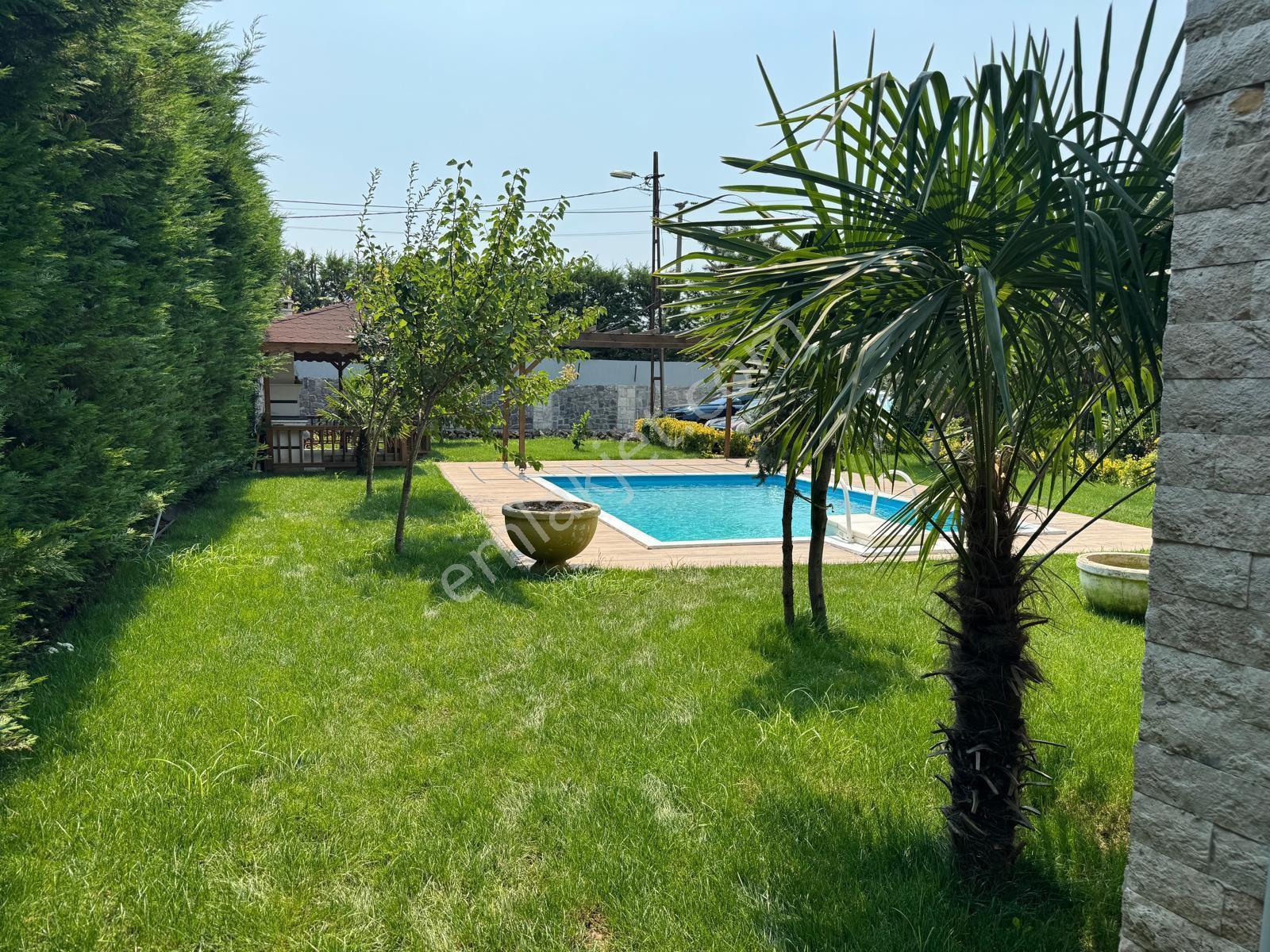 Beykoz Örnekköyde Havuzlu Otoparklibahceli Villa - Görsel 18