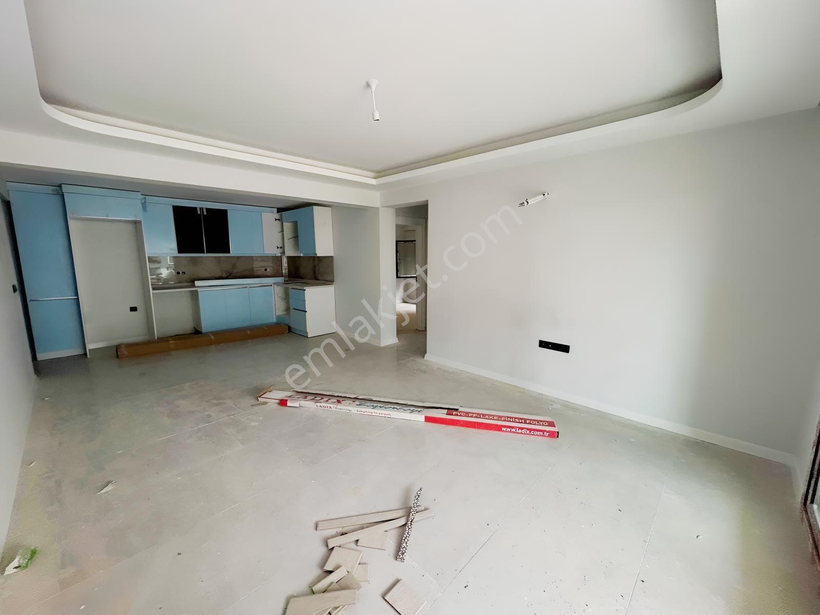 Kuşadasında Geniş Bahçeli Havuzlu Sitede Satılık 2+1 Daire - Görsel 11