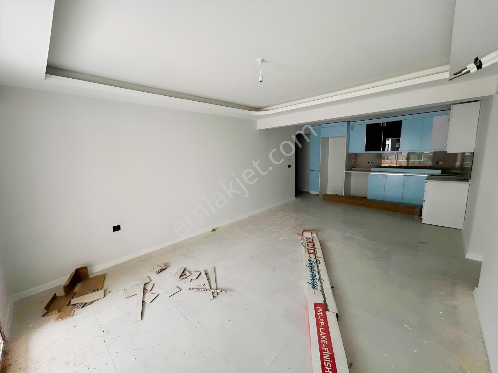 Kuşadasında Geniş Bahçeli Havuzlu Sitede Satılık 2+1 Daire - Görsel 12