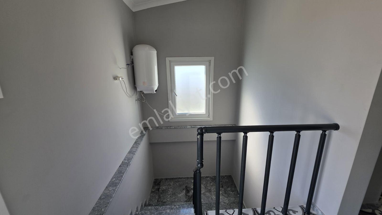 Ayvalık Altınova Da Deniz Manzaralı Asansörlü 5+1 Satılık Villa - Görsel 33