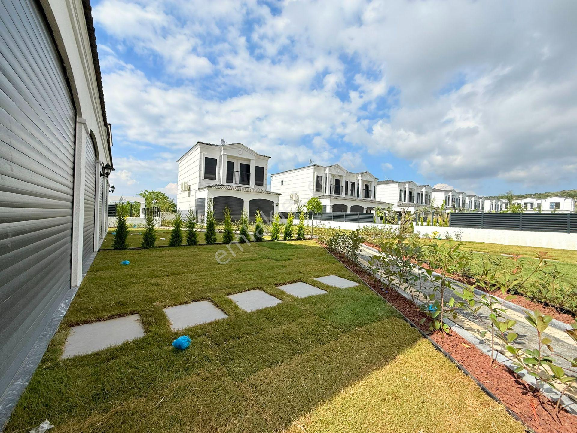 Kusadası'nda Satılık 7/24 Guvenlık/havuz-otopark-bahçe-yerden Isıtma-yenı-lüx Yapım Fırsat Vıllalar - Görsel 11
