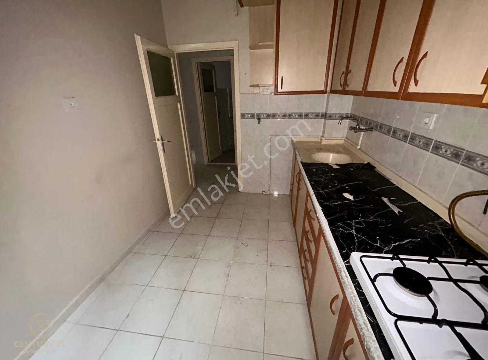 C21 Bal'dan Çarşıda İncirli Cami Yanı Ara Kat 2+1 Kiralık Daire - Görsel 5