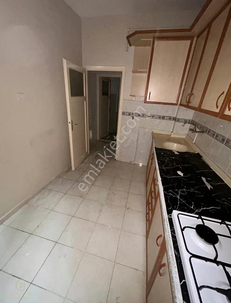 C21 Bal'dan Çarşıda İncirli Cami Yanı Ara Kat 2+1 Kiralık Daire - Görsel 9